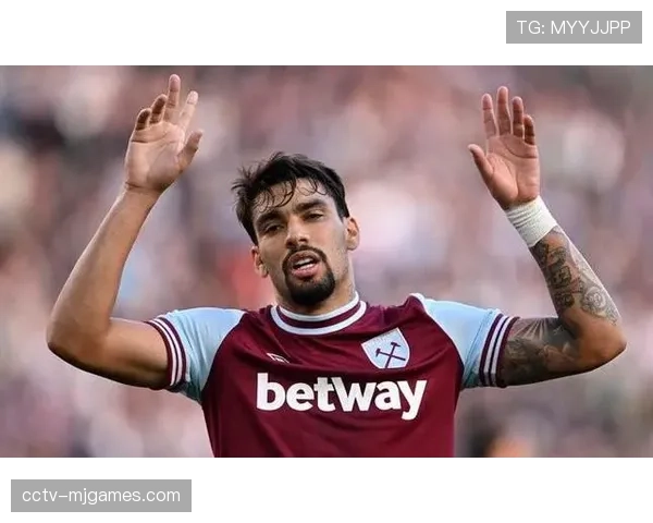 特写:西汉姆联球员帕奎塔一次关键拦截破坏对方绝佳反击机会 特写:西汉姆联球员帕奎塔一次关键拦截破坏对方绝佳反击机会